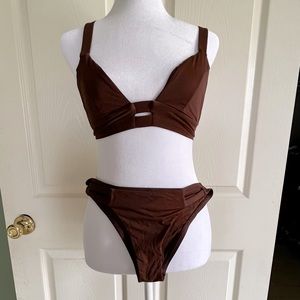 Vitamin A swim top and bottom size 8/L in nude color